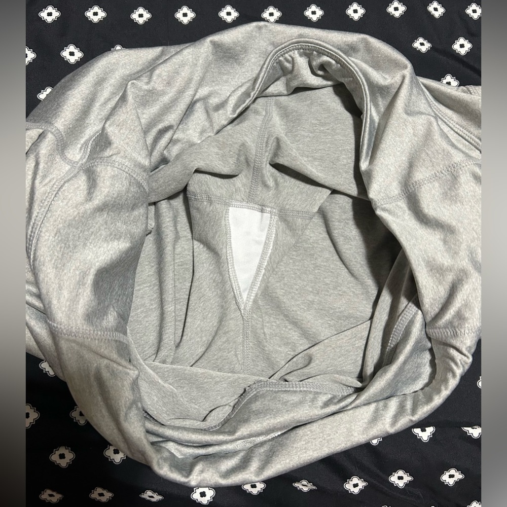 Used Avia biker shorts silver metallic light grey w/ side pockets-size xxl - Picture 4 of 7